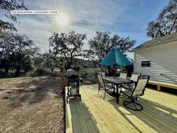 Outdoor dining