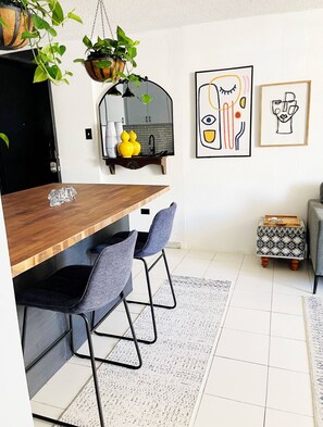 Dining - Ocean View One-Bedroom in Heart of Condado (San Juan)