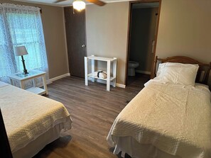 4 bedrooms, free WiFi, bed sheets