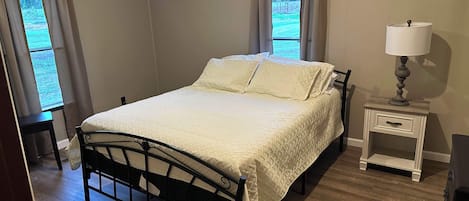 4 多间卧室、免费 WiFi、床单