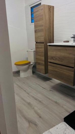 Handtücher, Toilettenpapier