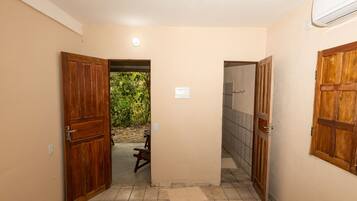 Apartamento superior, varanda coberta, vista para o jardim | Wi-Fi de cortesia