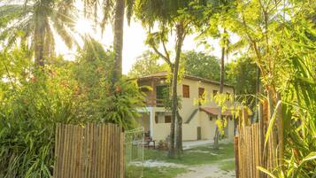 Fachada da propriedade