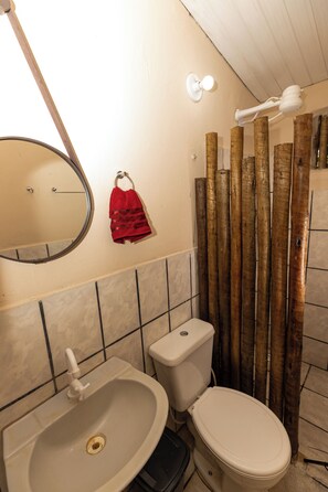 Bathroom - Pousada Raízes da Mata (Santa Cruz Cabrália)