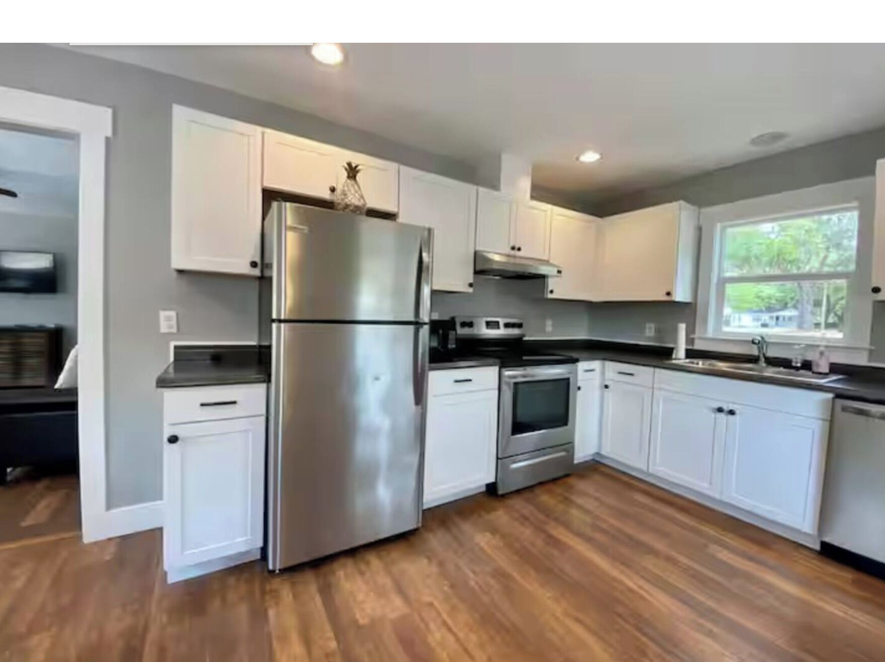 電子レンジ、オーブン、コンロ、食器洗い機