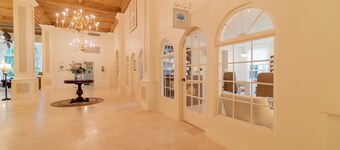 Palm Beach Hotel Residences