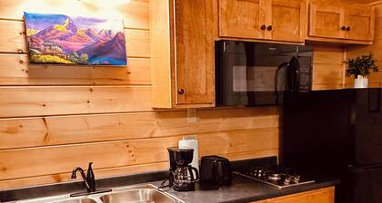 Enjoyable Green cabin at Carrabassett Valley town line and Kingfield