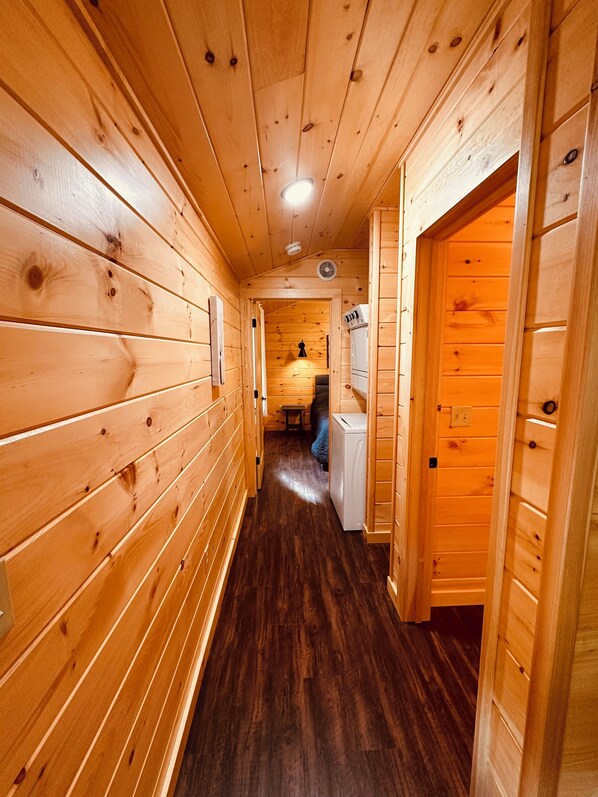 Interior - Enjoyable Green cabin at Carrabassett Valley town line and Kingfield (Kingfield)