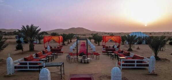 Outdoor dining - Deluxe Twin Room #1 (Merzouga)