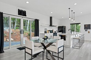 Mikrowelle, Ofen, Herdplatte, Geschirrspüler