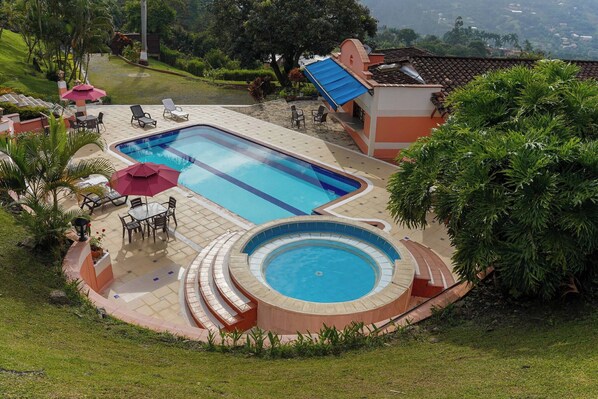 Nhà, 5 phòng ngủ, hút thuốc, hồ bơi riêng | Hồ bơi | Hồ bơi ngoài trời