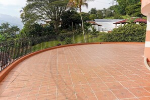 House, 5 Bedrooms, Smoking, Private Pool | Property grounds