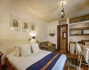 1 chambre, fer et planche à repasser, Wi-Fi, draps fournis