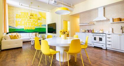 Hollyhock Suite 513: 5 beds/2 bath