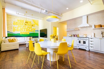 Hollyhock Suite 513: 5 beds/2 bath