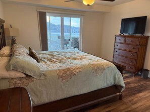 3 slaapkamers, een strijkplank/strijkijzer, wifi, beddengoed