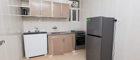 Apartamento familiar, balcón, vistas a la colina | Cocina privada