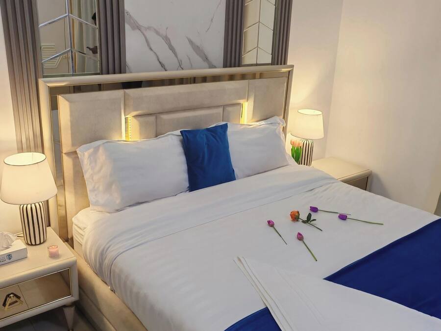 In-room safe, free WiFi, wheelchair access