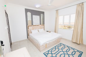 Appartamento familiare, balcone, vista collina | Una cassaforte in camera, Wi-Fi gratuito, accesso in sedia a rotelle
