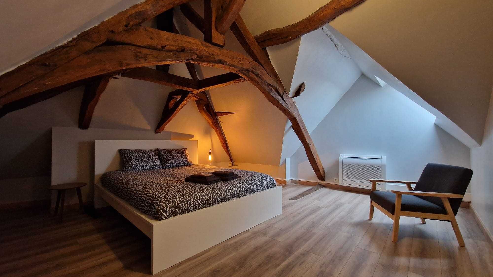 5 bedrooms, WiFi, bed sheets