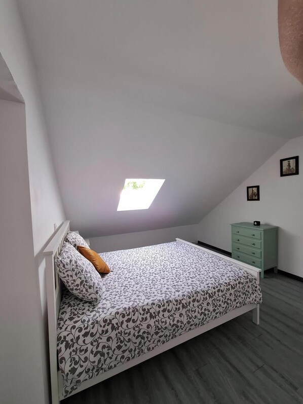 3 bedrooms, iron/ironing board, travel cot, WiFi