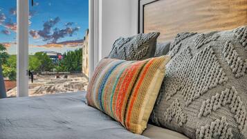 2 makuuhuonetta, silitysrauta/-lauta, Wi-Fi, vuodevaatteet