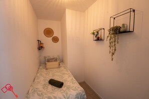 2 bedrooms, Internet, bed sheets