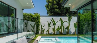 Modern Poolside Paradise in Sherman Oaks