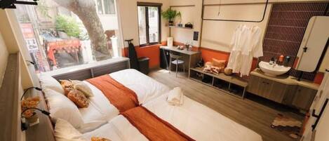 3 bedrooms, iron/ironing board, Internet, bed sheets