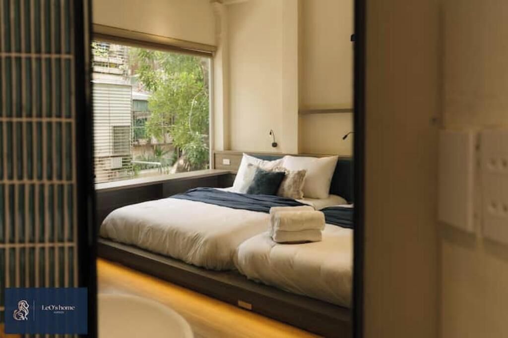 1 bedroom, iron/ironing board, internet, bed sheets