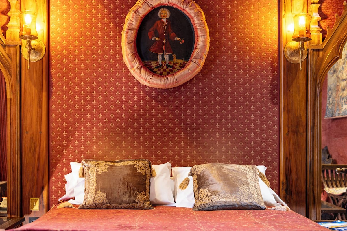 In-room safe, blackout curtains, soundproofing, iron/ironing board