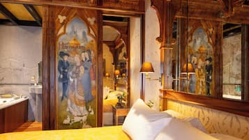 Eco-friendly toiletries, slippers