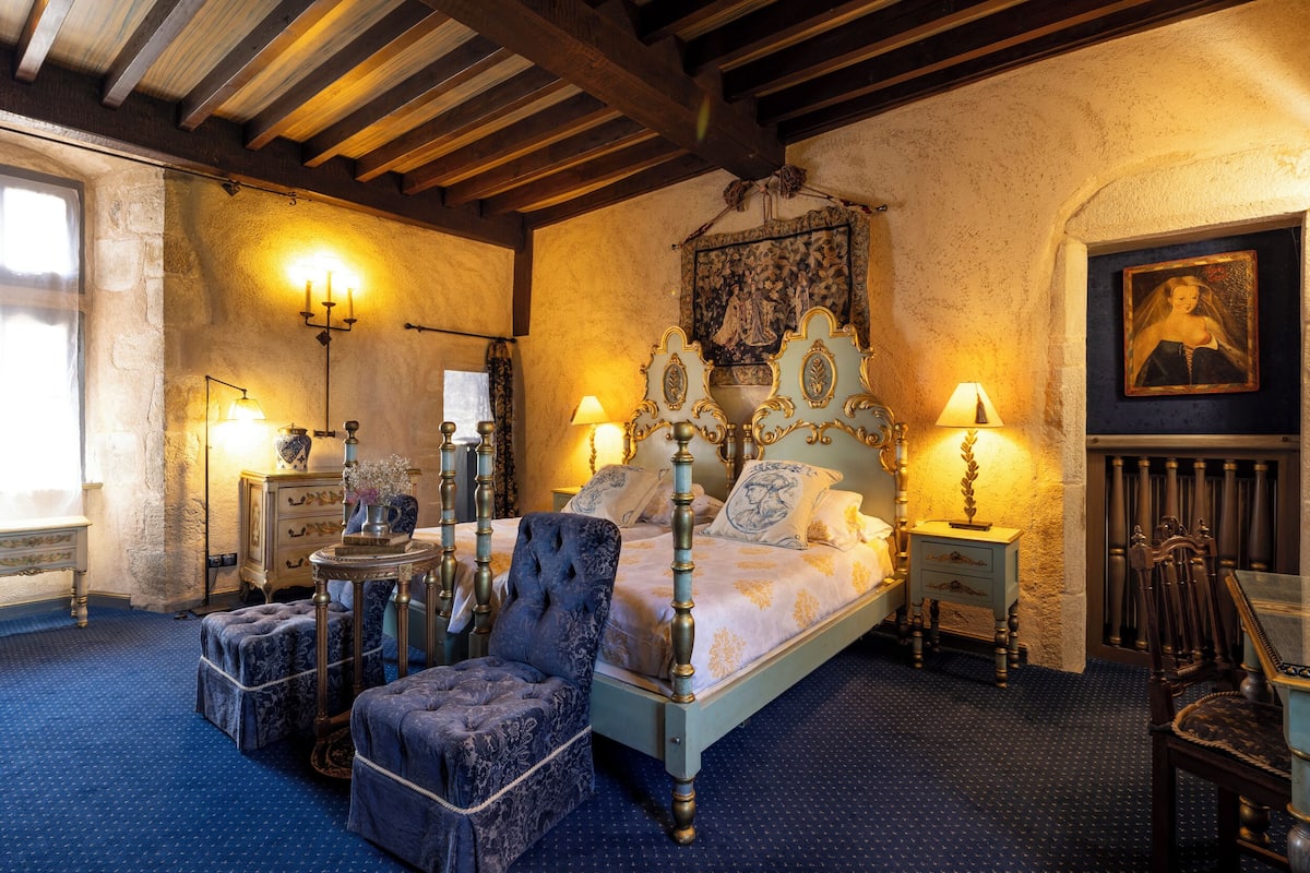 Royal Double or Twin Room, Garden View | Minibar, in-room safe, desk, blackout drapes