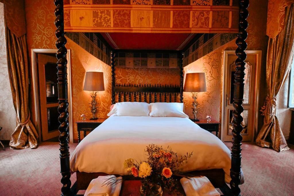 Ropa de cama de alta calidad y minibar 