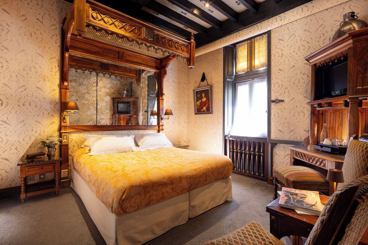 Ropa de cama de alta calidad y artículos del minibar gratis 