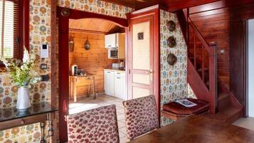 Family Cabin | Living area