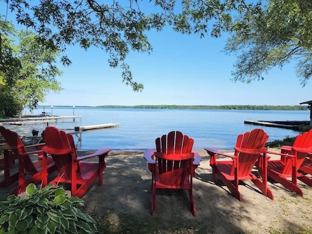 Property grounds. Balsam Lake - 2-Bedroom House in Kawartha #15