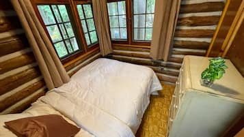 2 bedrooms, bed sheets