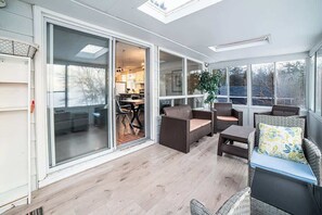 Télévision, cheminée