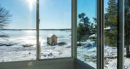 Georgian Bay 3-bdrm lakefront Main House