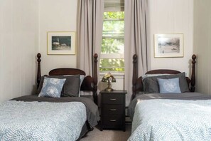 2 bedrooms, bed sheets