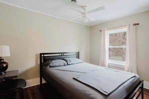 4 bedrooms, WiFi, bed sheets