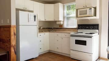 Fridge, microwave, stovetop, cookware/dishes/utensils