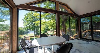 Lake Muskoka Deluxe 2-bdrm Cottage - Pier 100 #60