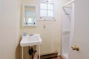 Shower, towels