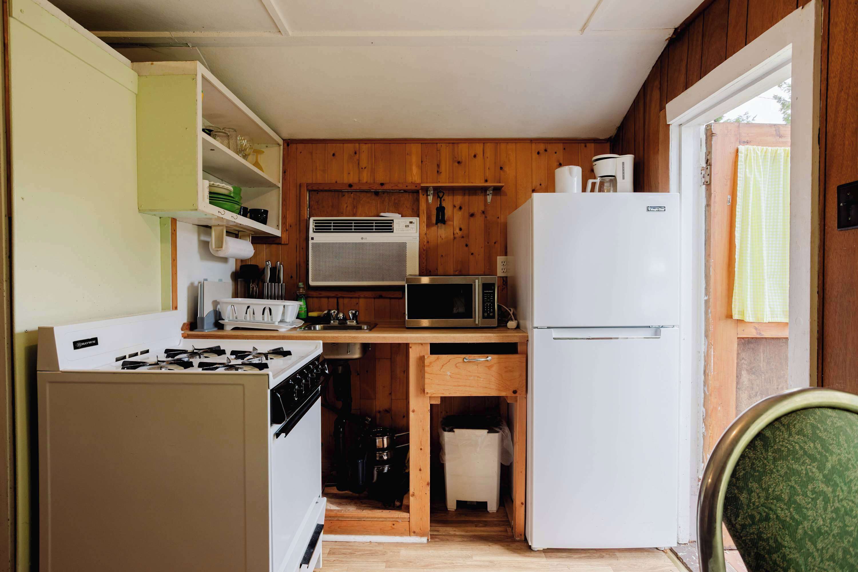 Fridge, stovetop, electric kettle, toaster