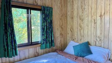 3 bedrooms, bed sheets
