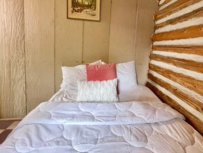 1 bedroom, bed sheets