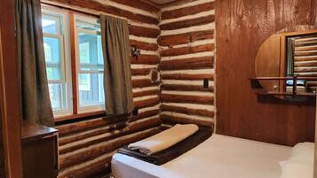 3 habitaciones y ropa de cama