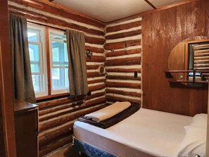 3 bedrooms, bed sheets